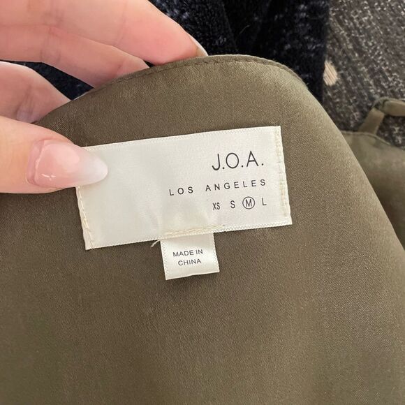 J.o.a Satin‎ V Neck Midi Slip Dress Slit Shimmer Green Medium - Picture 3 of 5